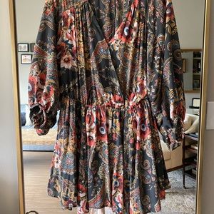 FREE PEOPLE - gray floral boho long sleeve v neck mini dress - size medium